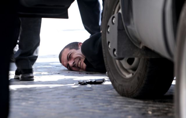 «Ήθελε να χτυπήσει πολιτικούς» ο 49χρονος που άνοιξε πυρ στη Ρώμη